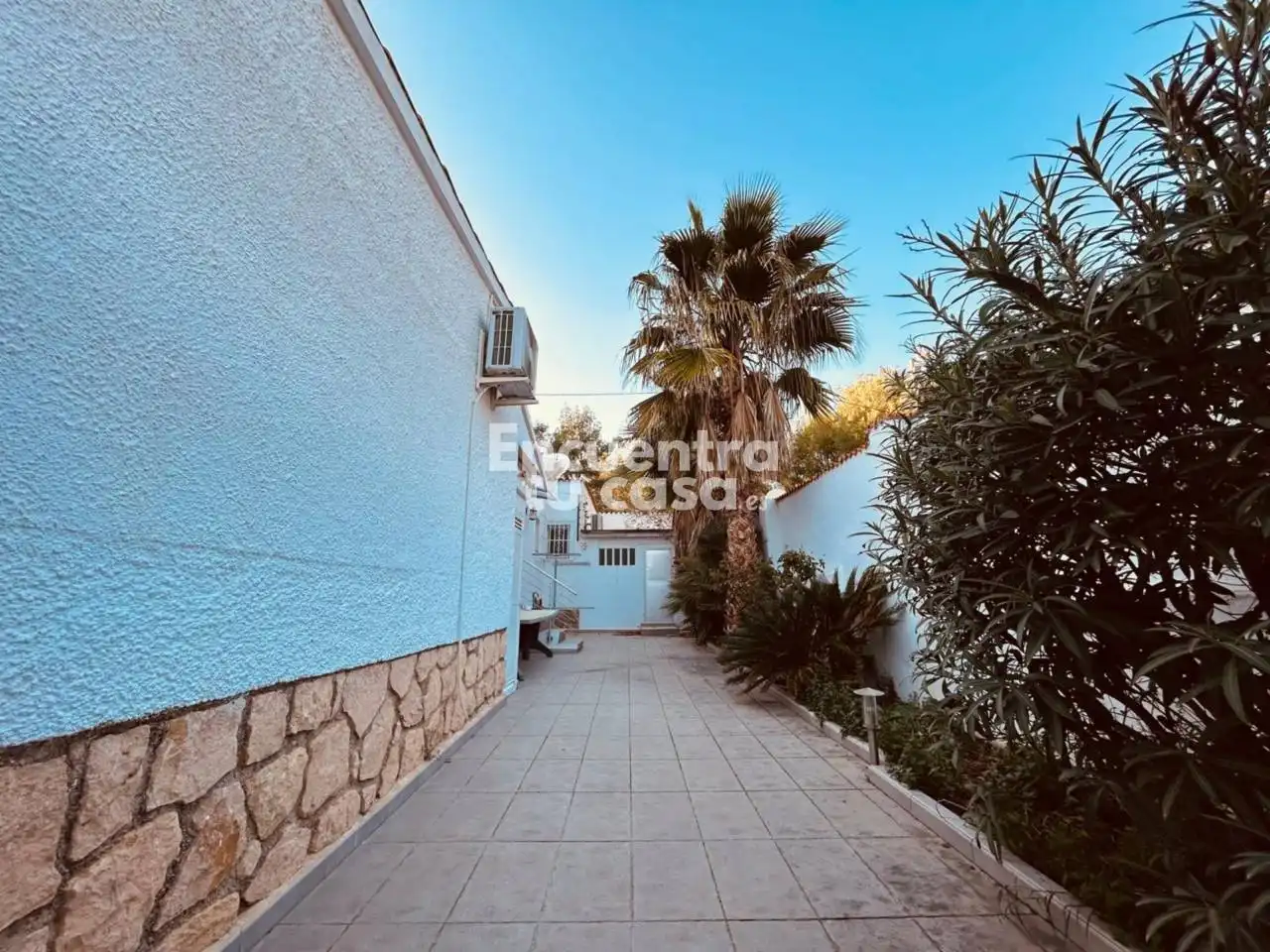 Vista exterior de Casa o chalet en venta en La Nucia con Aire acondicionado, Jardín privado y Terraza