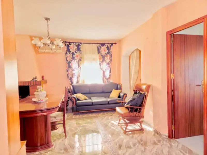 Sala d'estar de Casa o xalet en venda en Alhaurín de la Torre amb Piscina