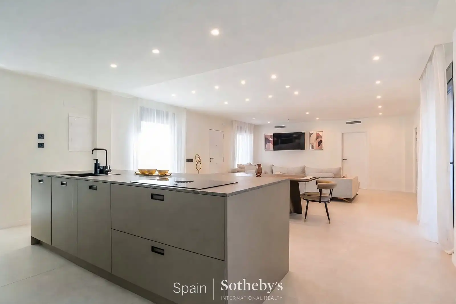 Houses for sale in Calle del Caballo, Somosaguas