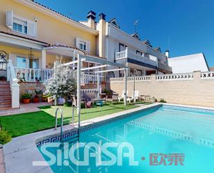 Exterior view of Single-family semi-detached for sale in Torrejón de la Calzada  with Air Conditioner, Heating and Terrace