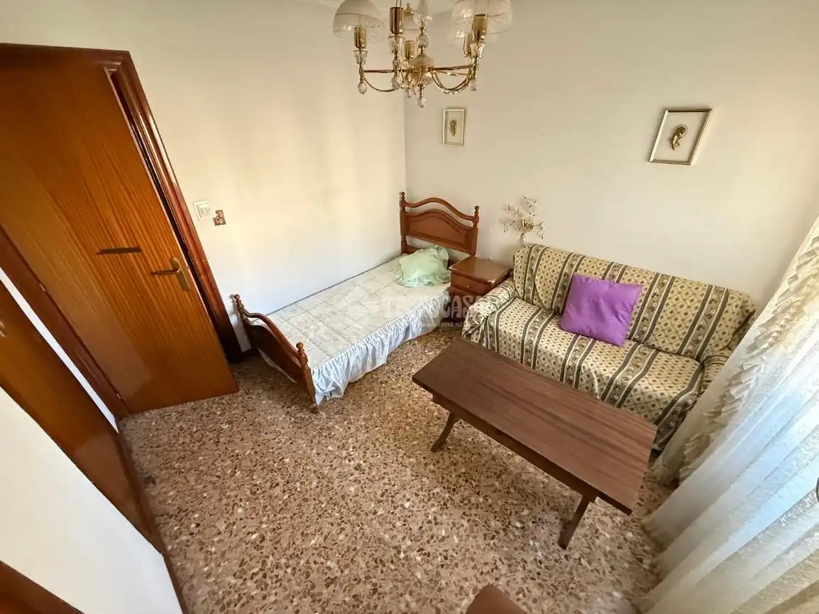 Sala de estar de Piso en venta en Zaragoza con Calefacción y Balcón