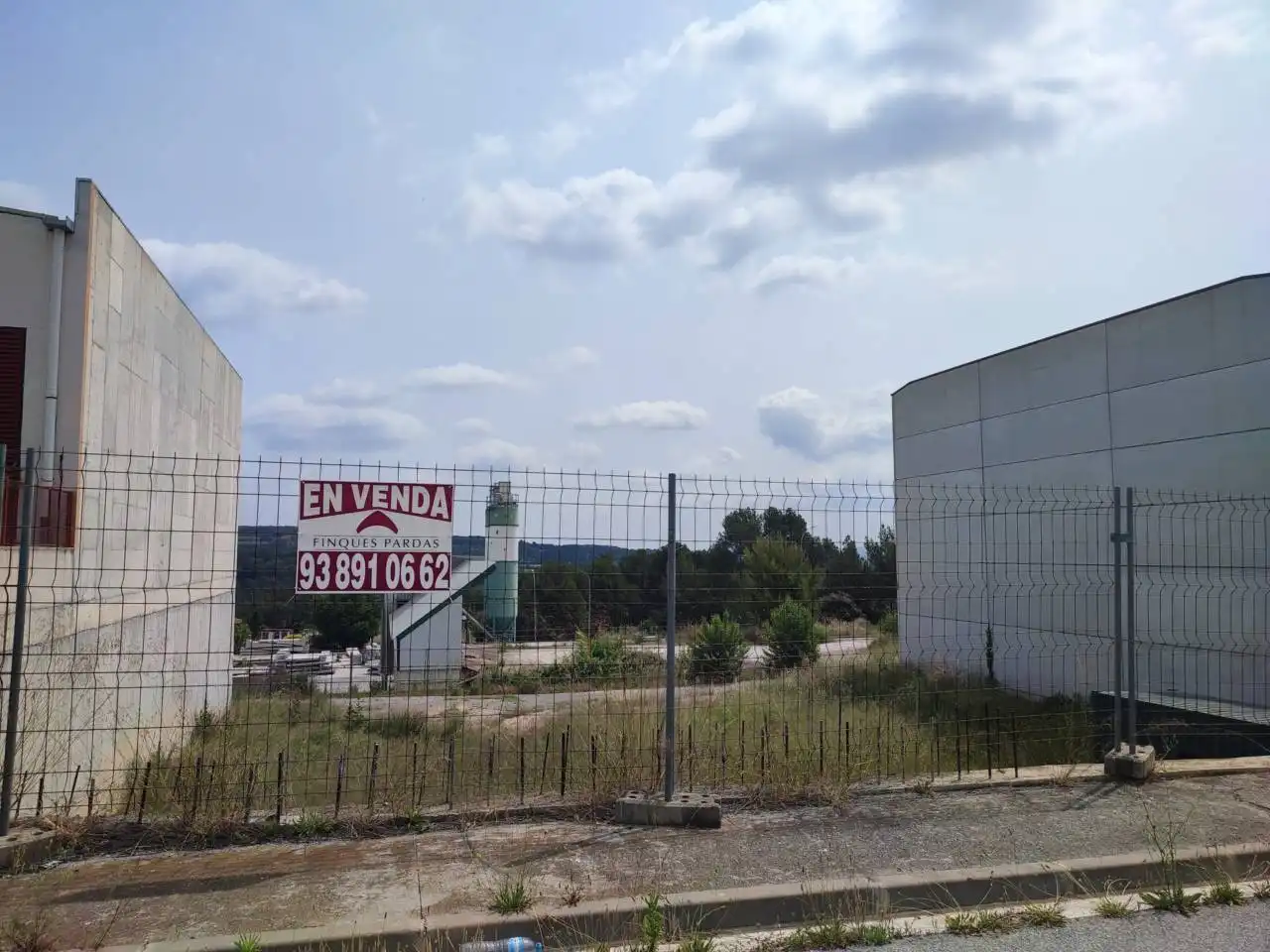 Terreny industrial en venda a Calle Carrer Macabeu, imagen 2