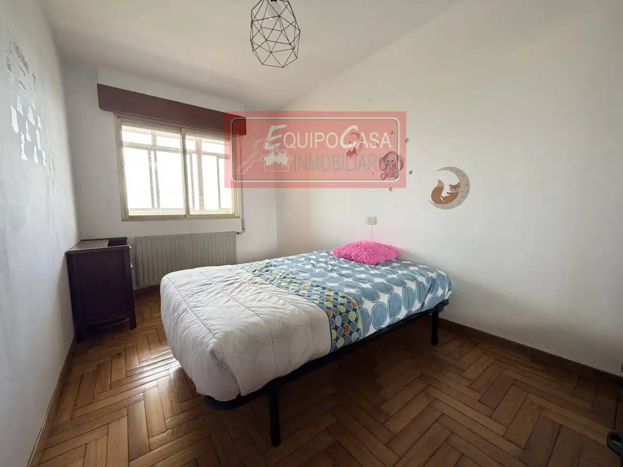 Schlafzimmer von Wohnung zur Miete in Lugo mit Heizung, Parkett und Möbliert