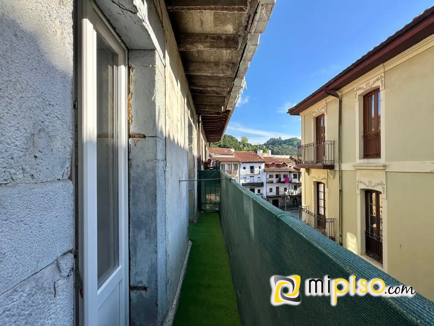 Terraza de Piso en venta en Laredo con Calefacción, Amueblado y Balcón
