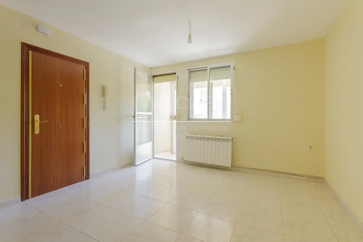 Habitación de Piso en venta en Madrid con Calefacción y Terraza