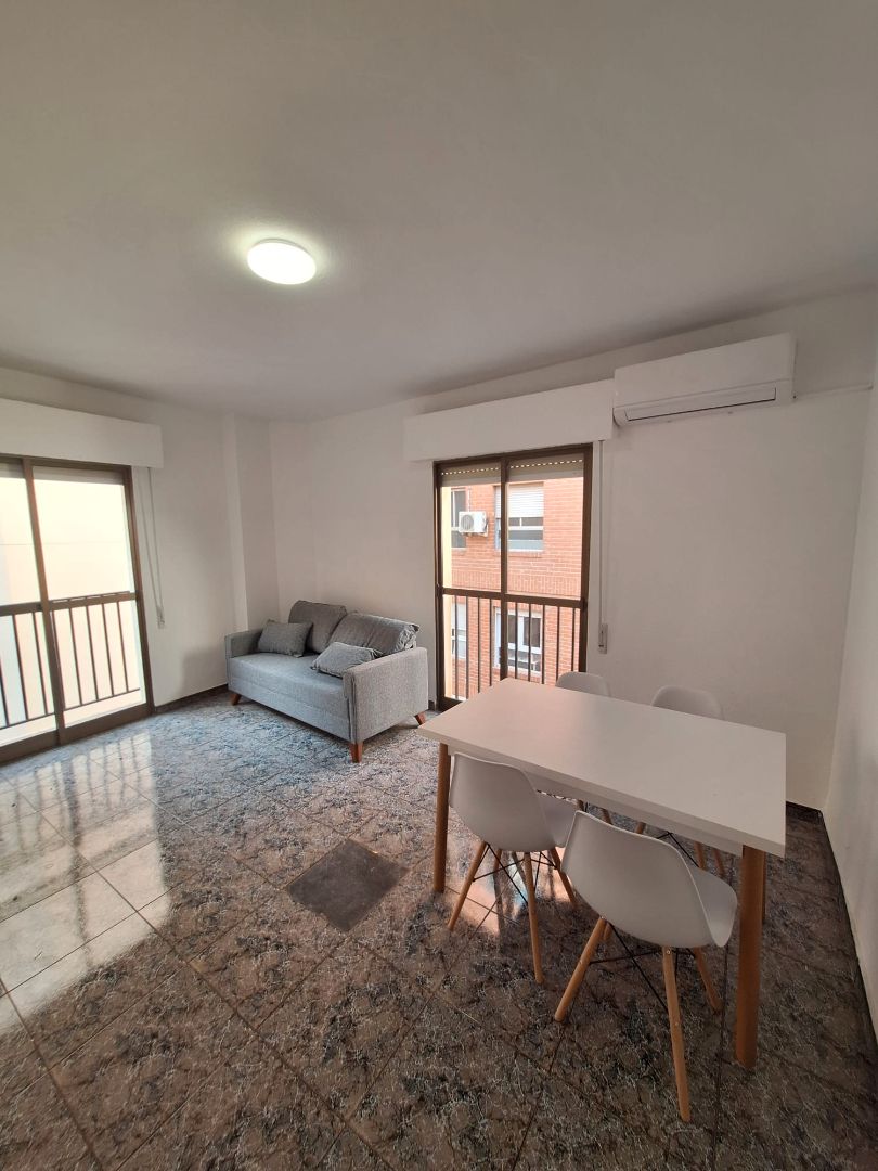 Sala d'estar de Pis de lloguer en  Murcia Capital amb Aire condicionat, Forn i Rentadora