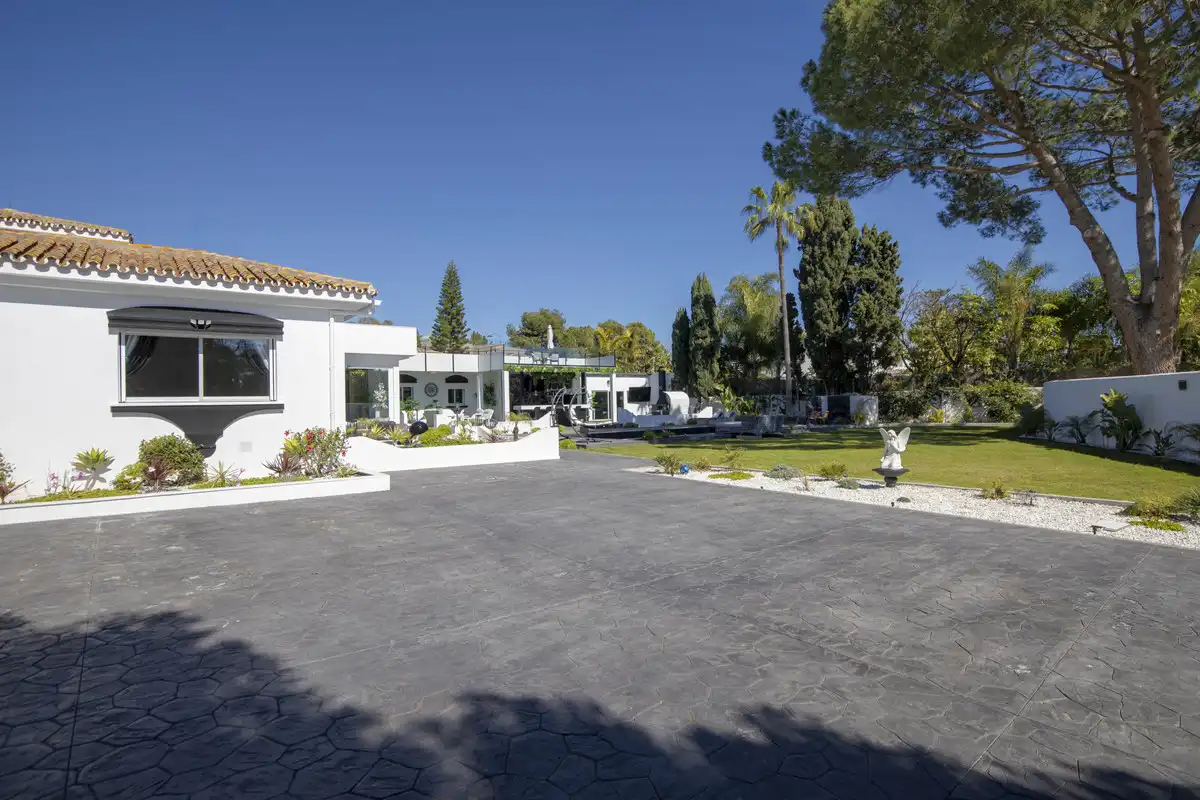 Jardí de Casa o xalet en venda en Estepona amb Terrassa i Piscina