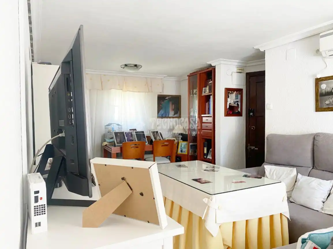 Sala de estar de Piso en venta en Sevilla con Aire acondicionado y Amueblado