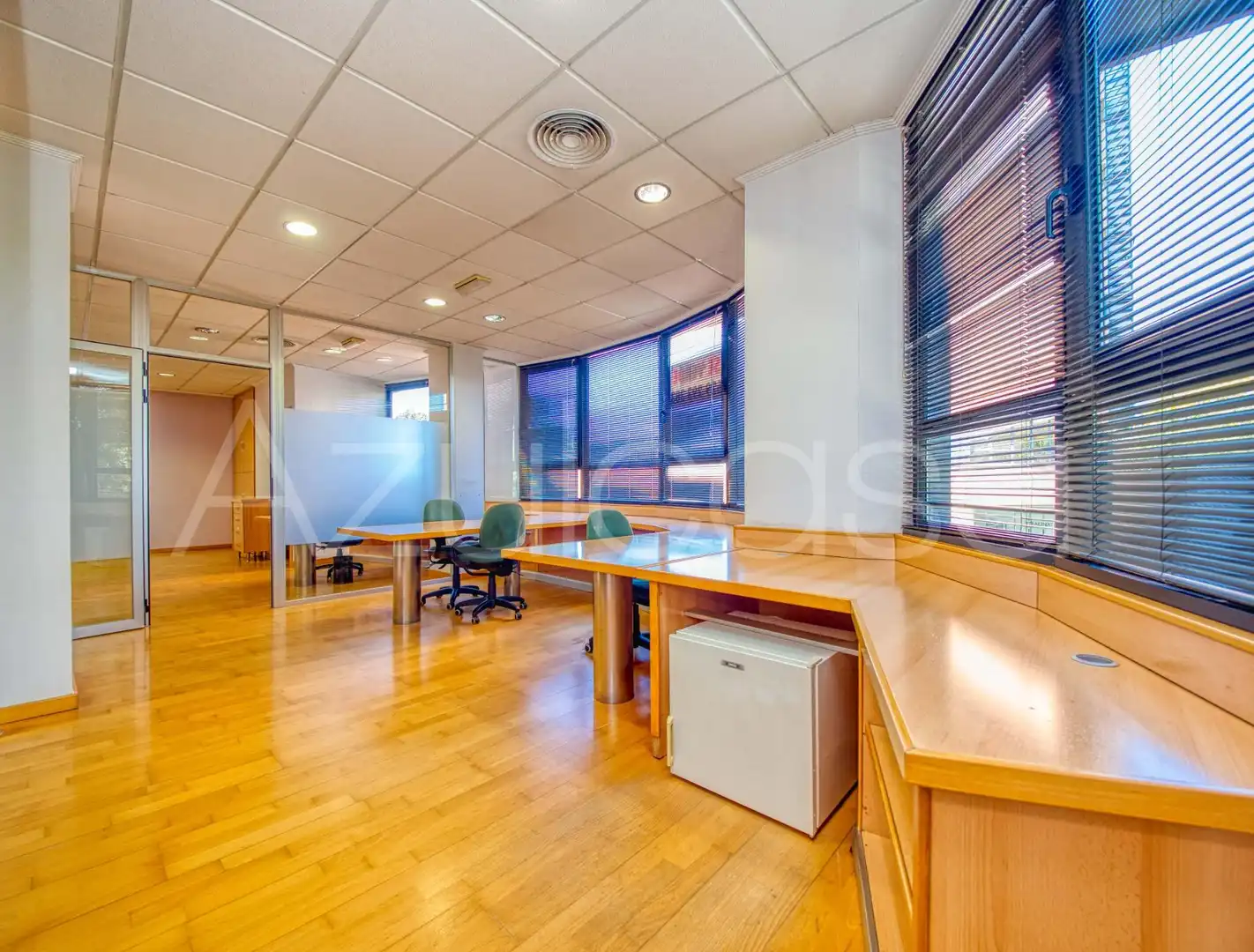 Office for sale in Alicante / Alacant  with Air Conditioner and Furnished
