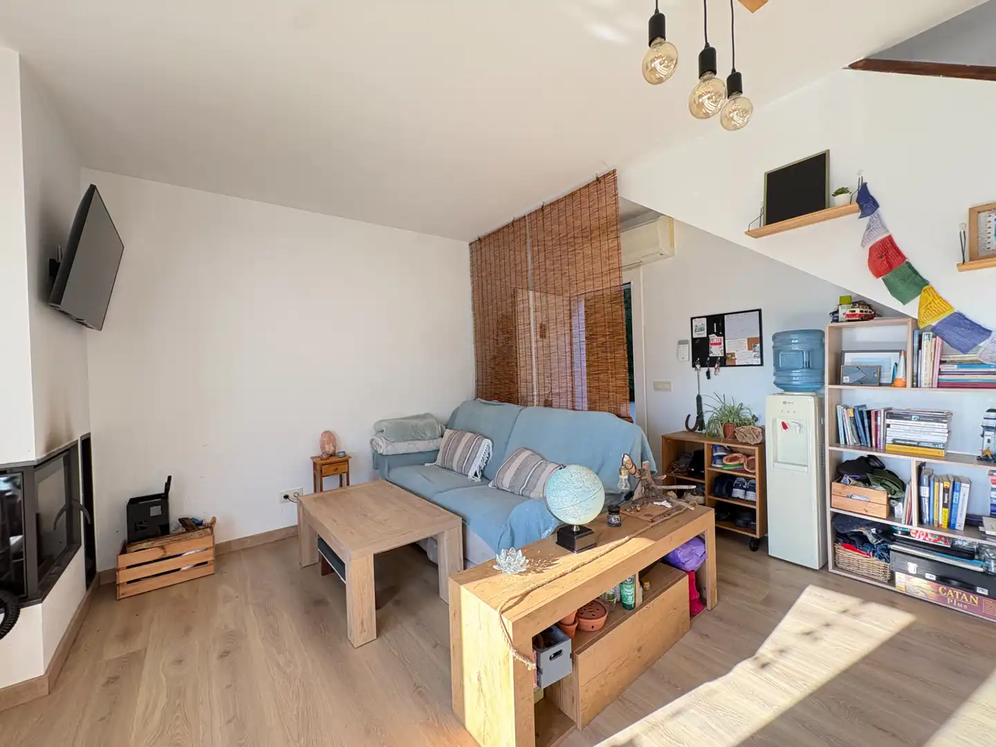 Sala d'estar de Casa adosada en venda en Roses amb Aire condicionat, Parquet i Terrassa