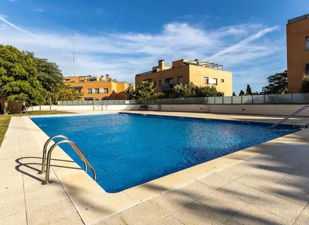 Piscina de Piso en venta en Montgat con Calefacción, Parquet y Terraza
