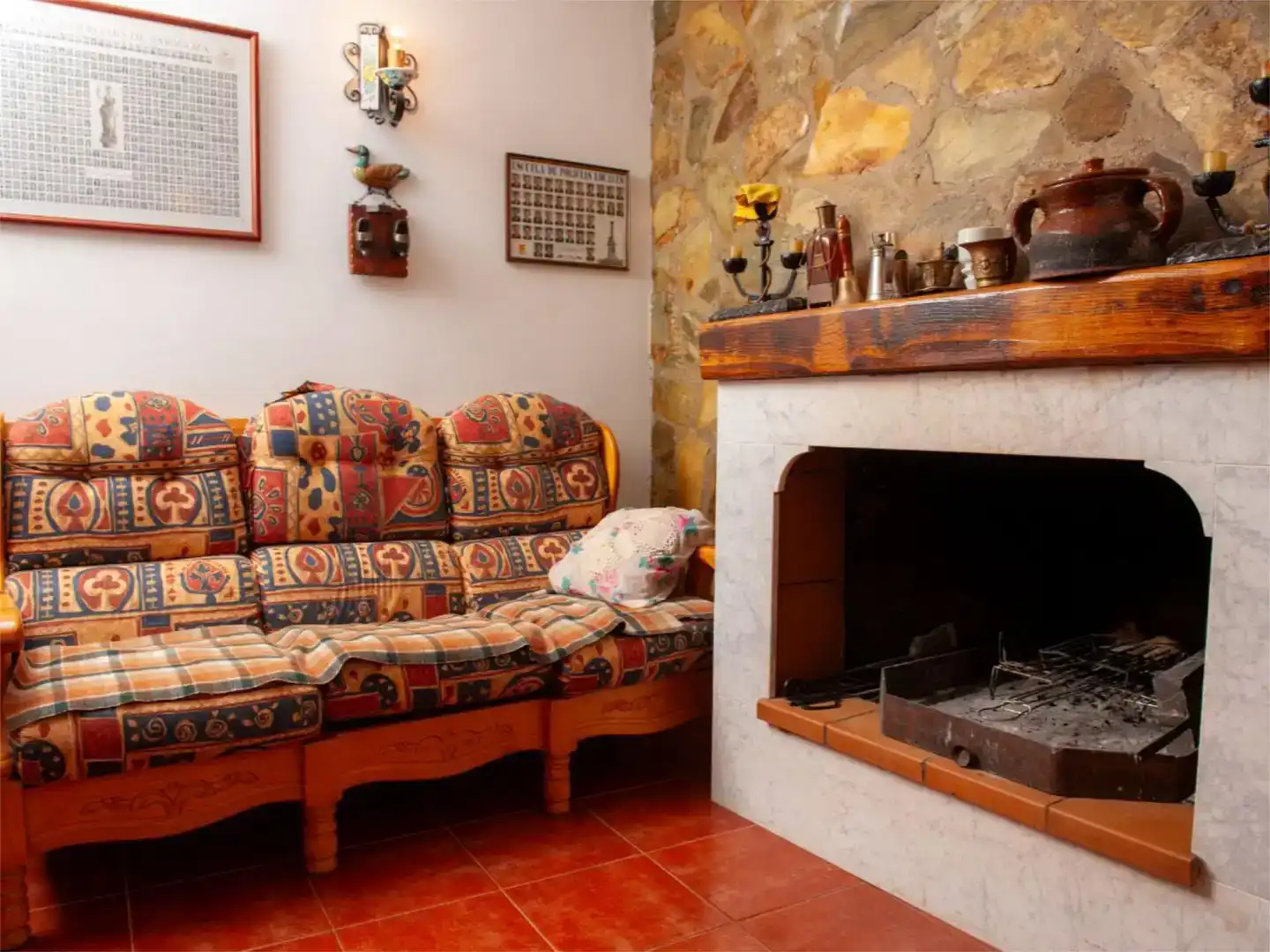 Sala d'estar de Pis en venda en Villarroya de la Sierra amb Moblat