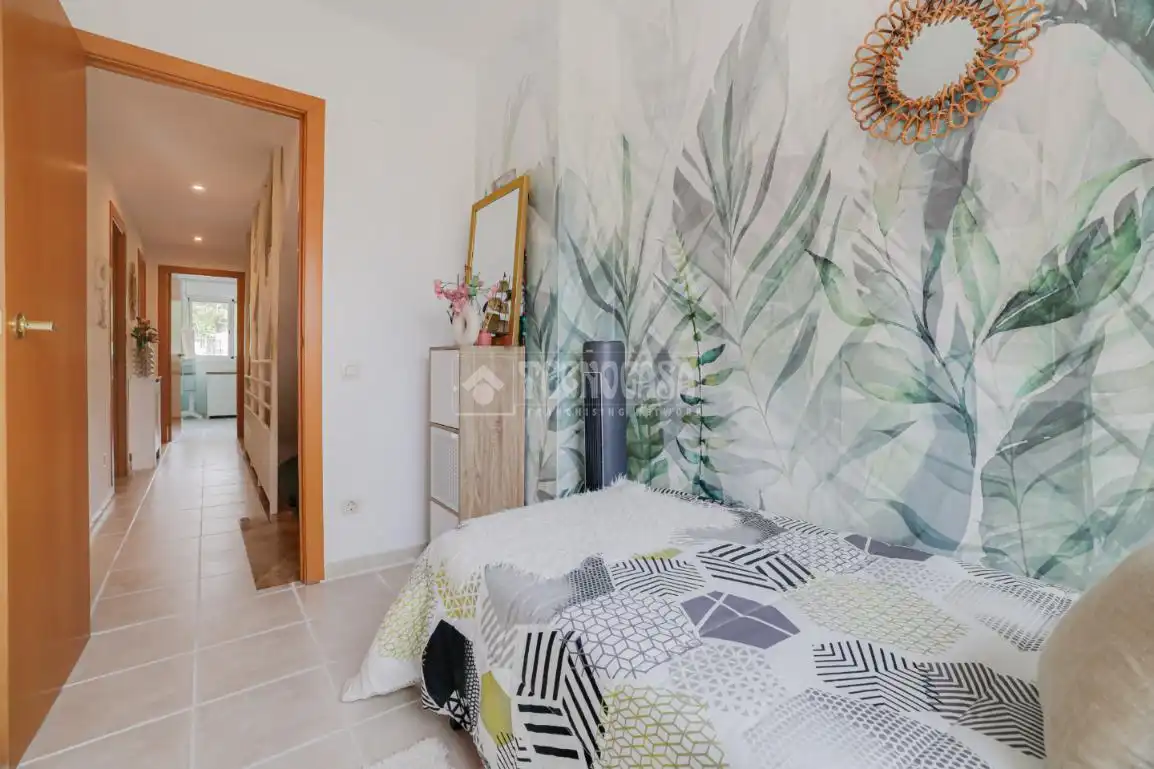 Schlafzimmer von Einfamilien-Reihenhaus zum Verkauf in Terrassa mit Klimaanlage, Heizung und Terrasse