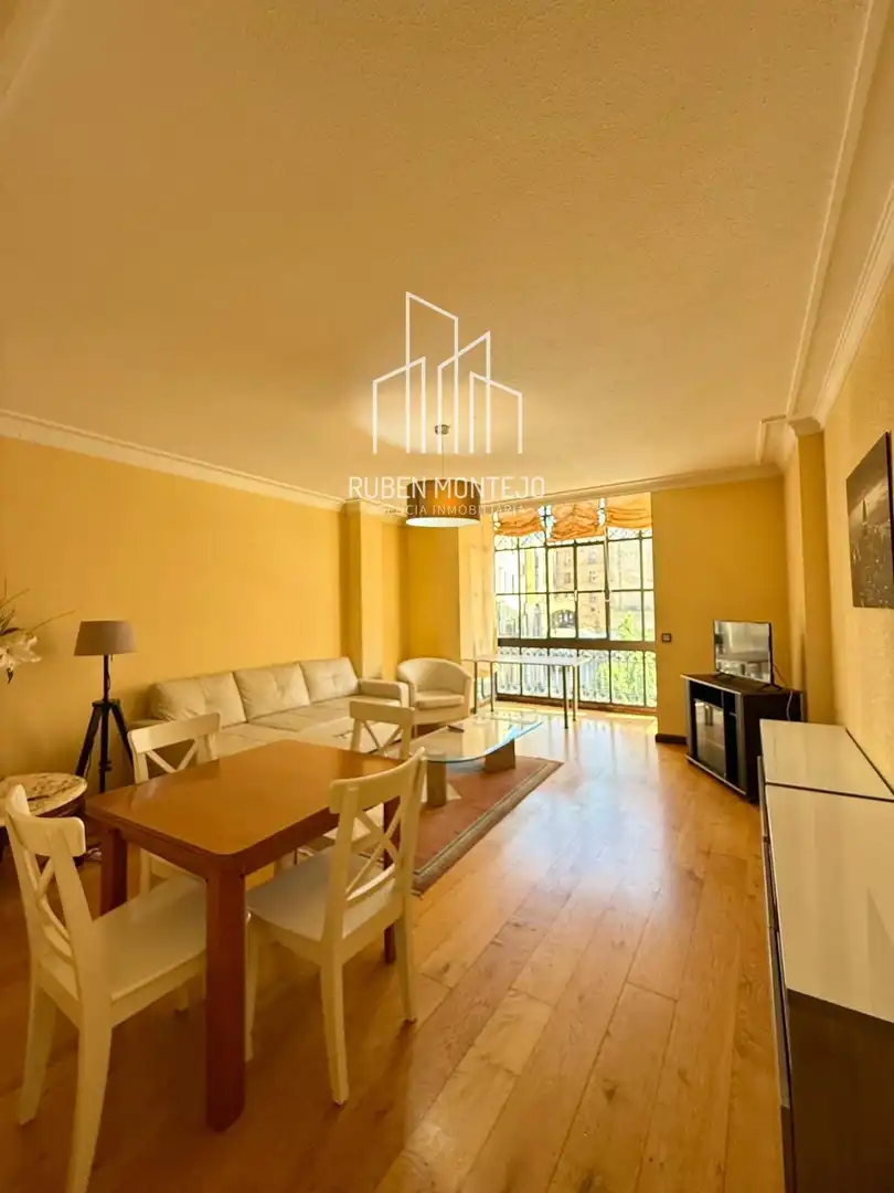 Außenansicht von Wohnung zur Miete in Salamanca mit Heizung, Parkett und Terrasse