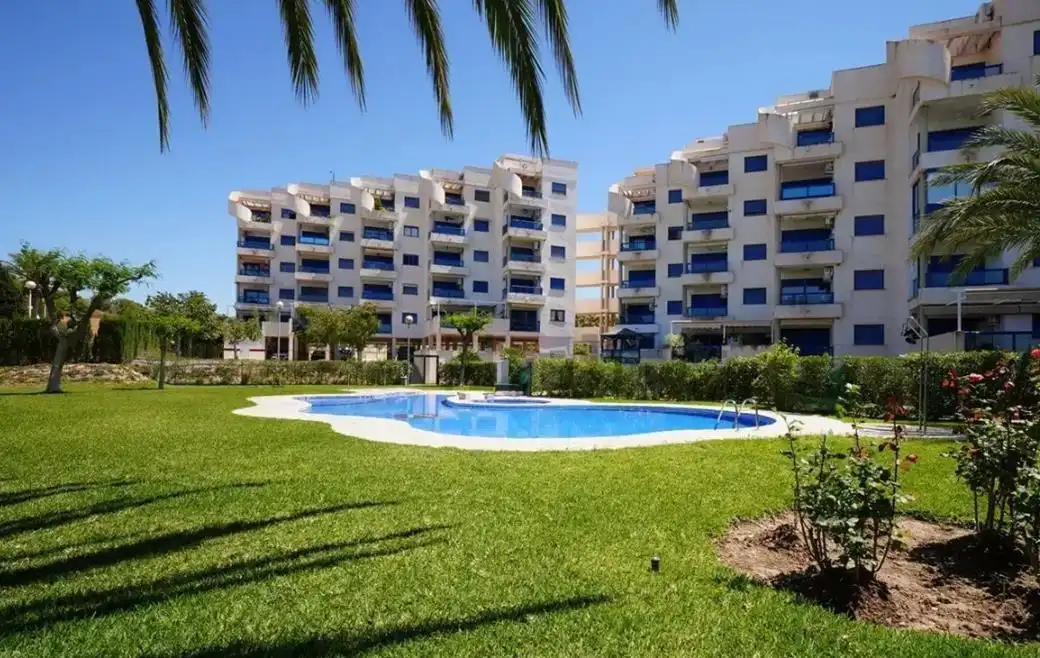 Vista exterior de Àtic en venda en Cartagena amb Jardí privat, Moblat i Balcó