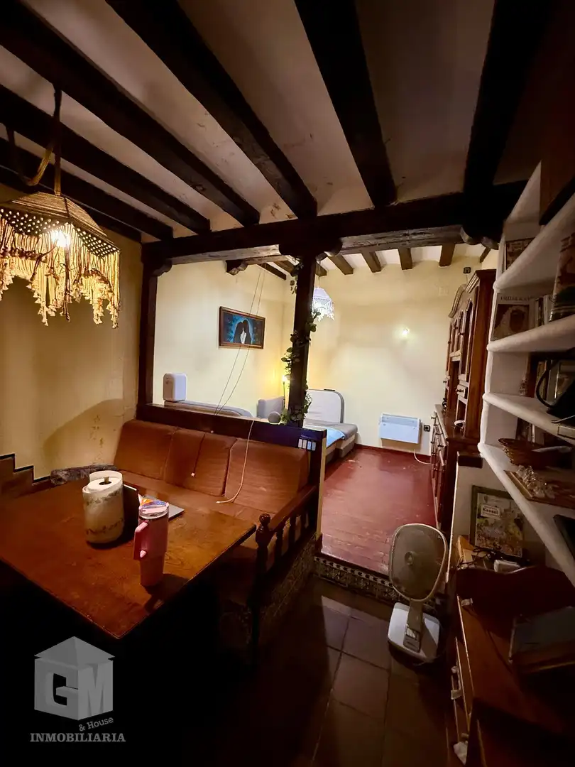 Sala d'estar de Finca rústica en venda en Villa del Prado amb Calefacció, Jardí privat i Traster