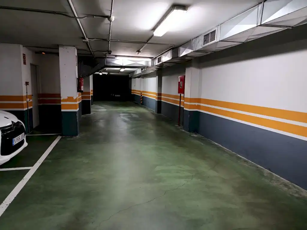 Garaje de alquiler en Paseo das Carolinas, Santa Uxía de Ribeira