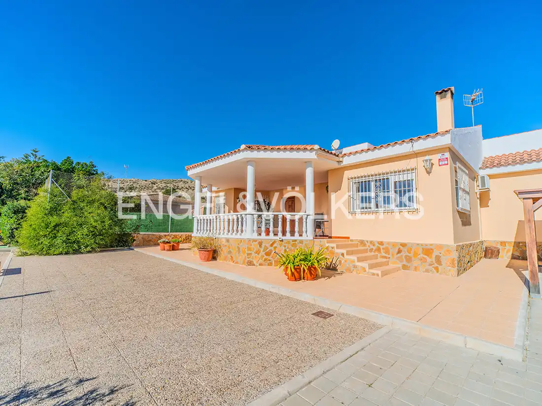 Vista exterior de Casa o chalet en venta en Mutxamel con Aire acondicionado, Calefacción y Jardín privado