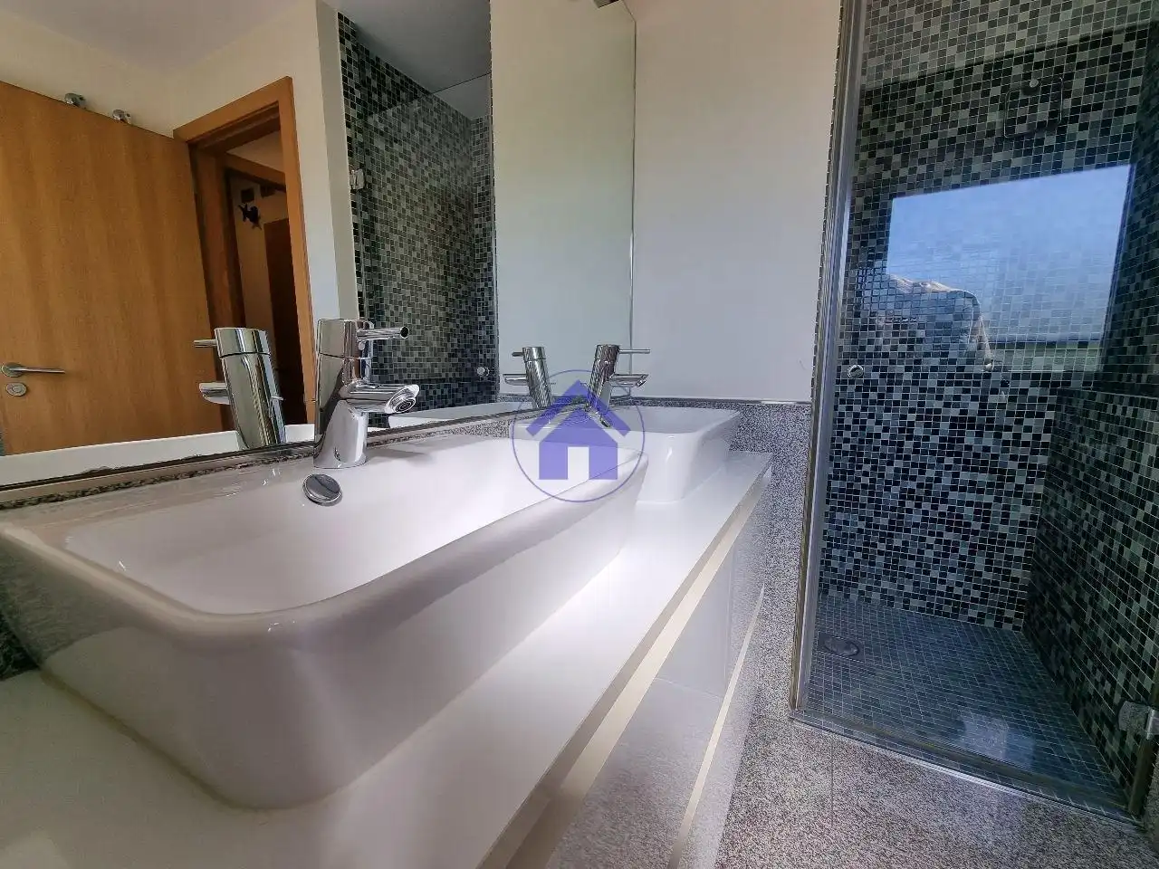 Bany de Apartament de lloguer en Vigo  amb Calefacció, Parquet i Traster