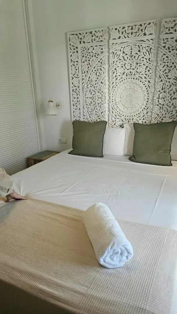 Schlafzimmer von Wohnungen zur Miete in Marbella mit Klimaanlage, Terrasse und Möbliert
