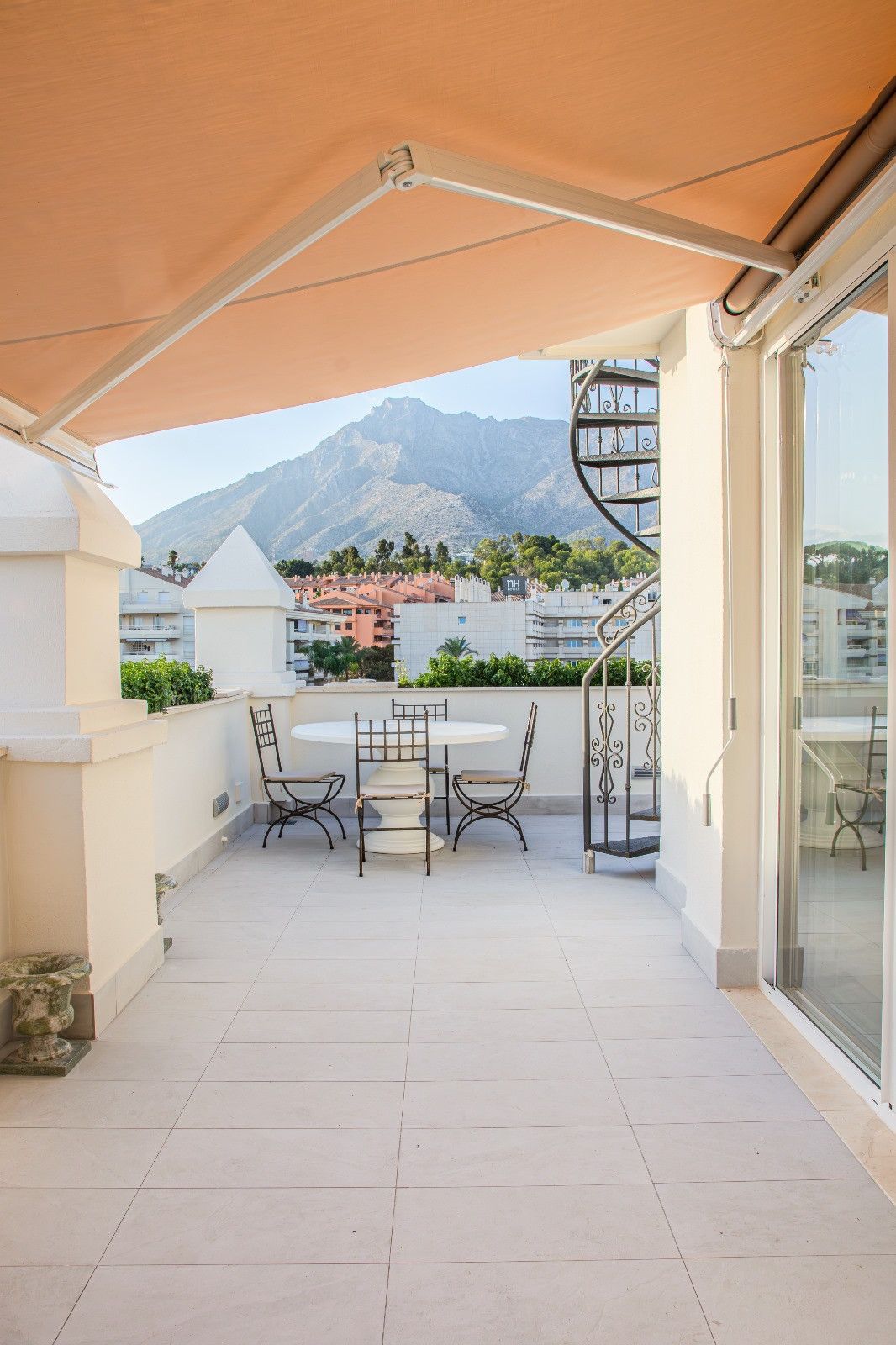 Terrassa de Àtic de lloguer en Marbella amb Terrassa, Moblat i Jacuzzi