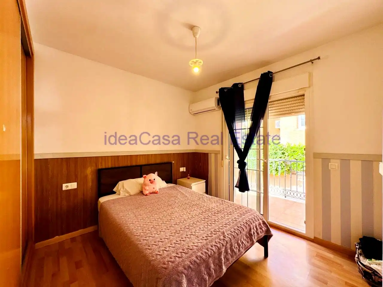 Schlafzimmer von Haus oder Chalet zum Verkauf in Benalmádena mit Klimaanlage, Privatgarten und Terrasse
