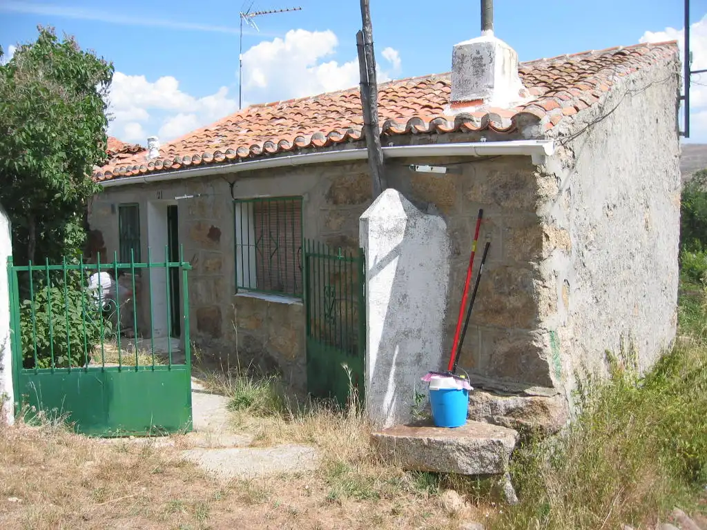 Vista exterior de Casa o chalet en venta en San Martín de la Vega del Alberche