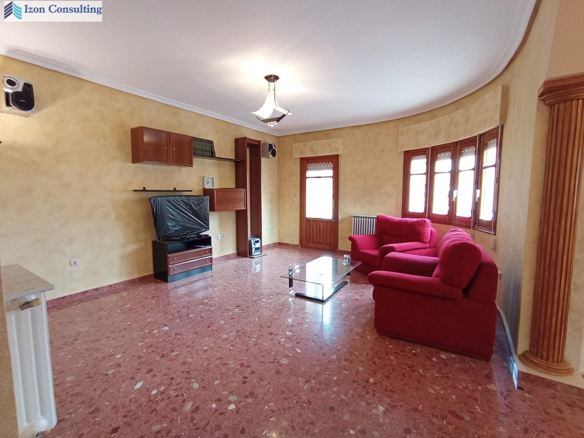 Sala de estar de Piso en venta en Villarrobledo con Calefacción y Balcón