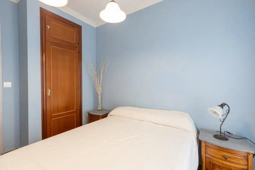 Habitación de Casa adosada en venta en Granada con Terraza