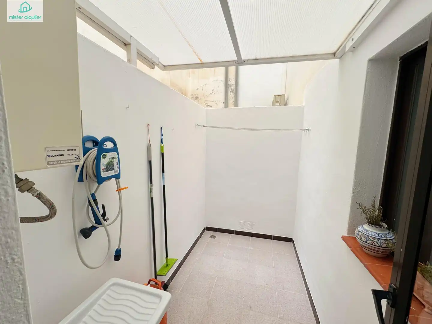 Bungalow con terrazza in affitto a Calle ALBAYNA 3, imagen 25