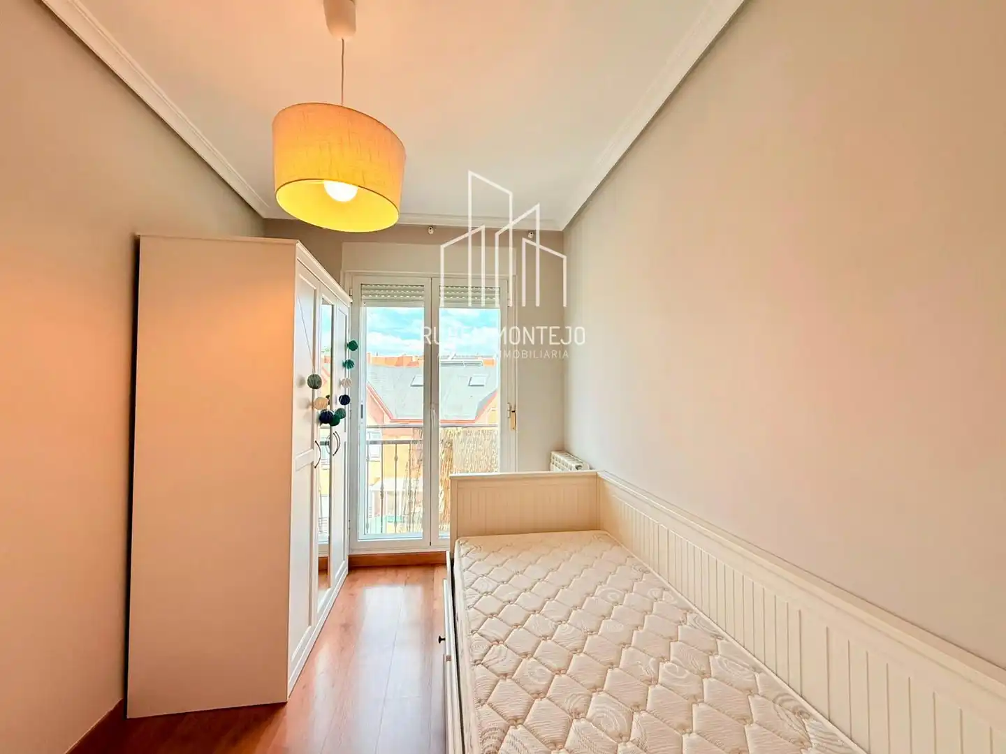 Schlafzimmer von Wohnung zur Miete in Villamayor mit Heizung, Terrasse und Möbliert