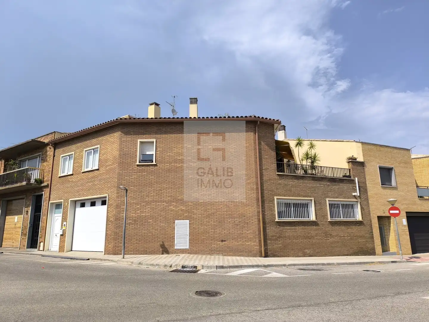 Vista exterior de Casa adosada en venda en Vilafant amb Aire condicionat, Calefacció i Terrassa