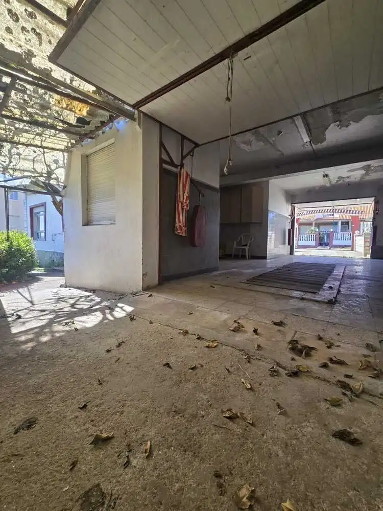 Aparcament de Casa o xalet en venda en Valdoviño amb Calefacció, Jardí privat i Terrassa