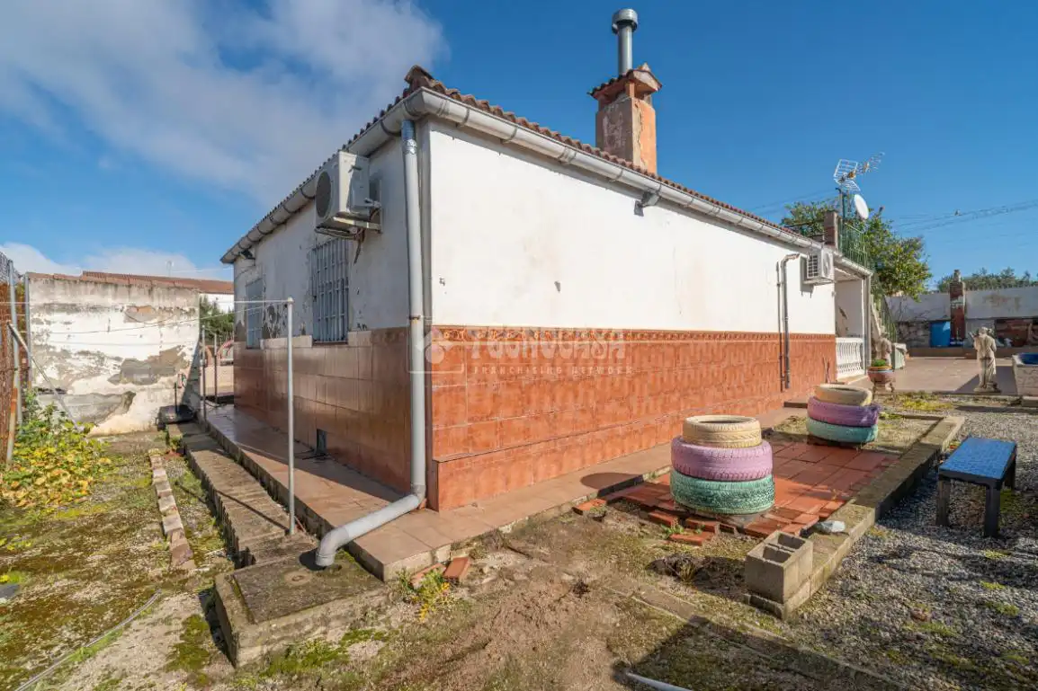 Vista exterior de Finca rústica en venda en Linares amb Aire condicionat, Terrassa i Traster