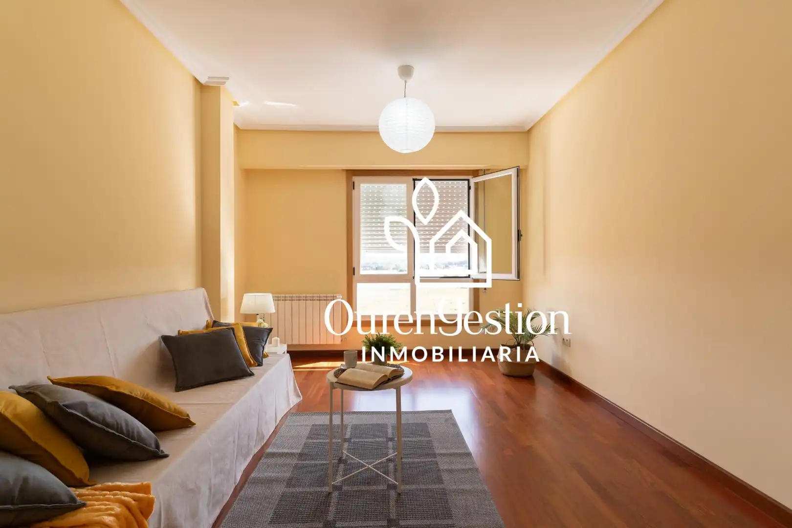 Sala de estar de Ático en venta en Xinzo de Limia con Calefacción y Parquet
