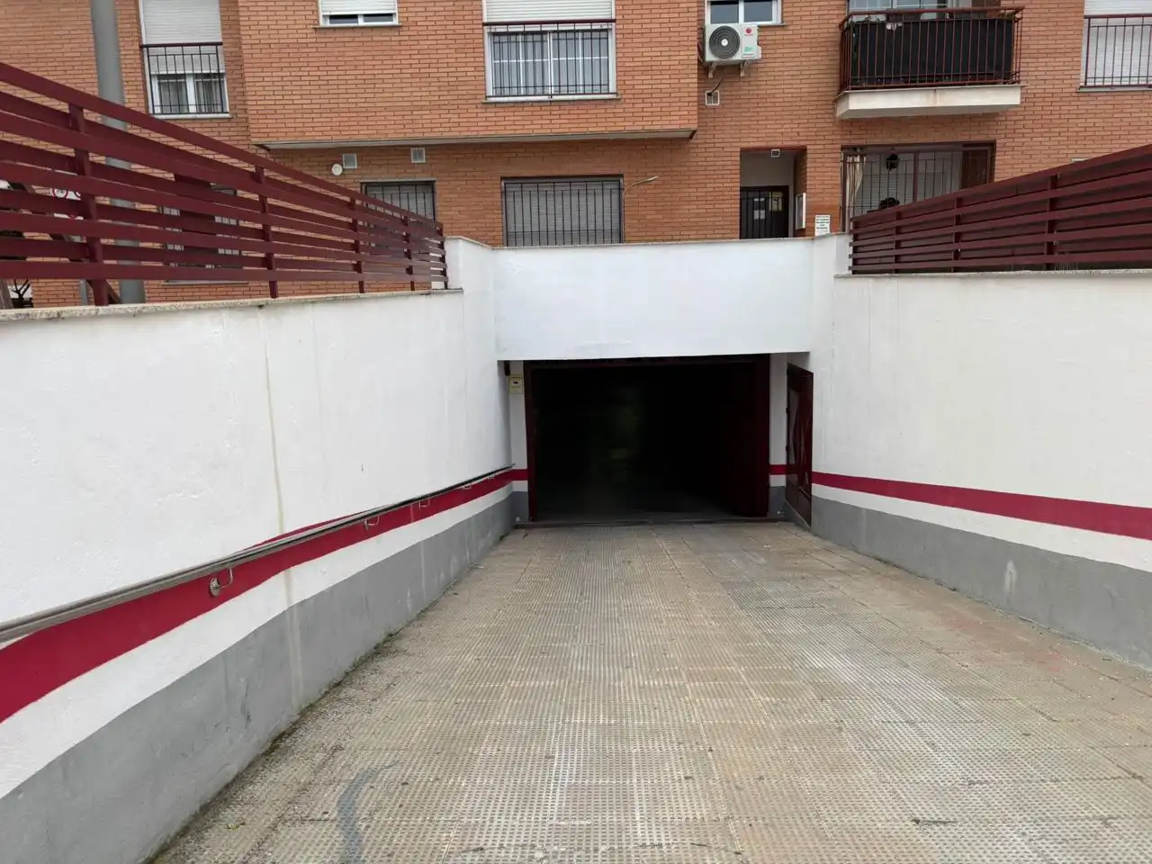 Parkplatz von Dachboden zum Verkauf in Churriana de la Vega mit Heizung, Terrasse und Gemeinschaftspool