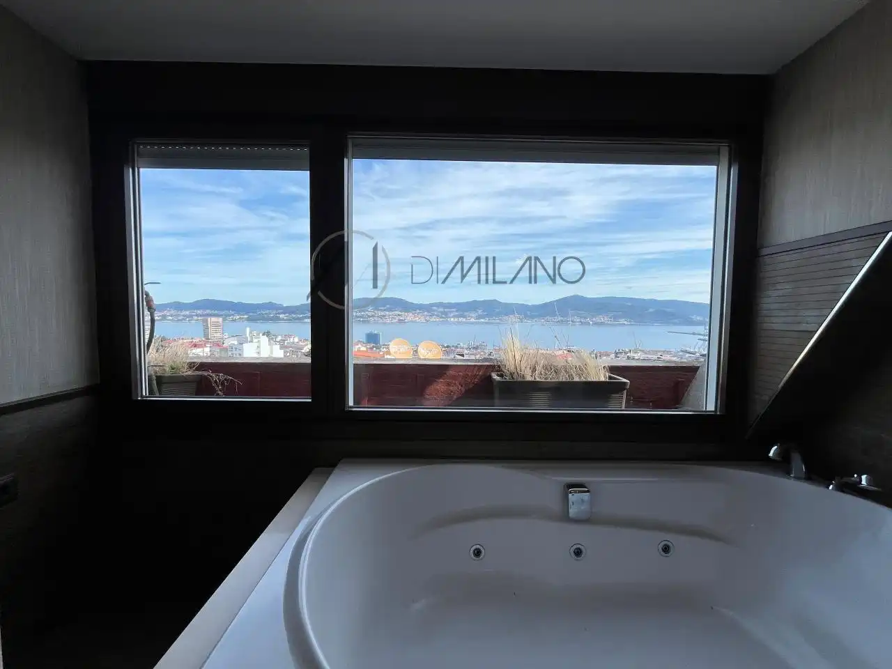Dúplex de alquiler en Vigo  con Calefacción, Parquet y Trastero