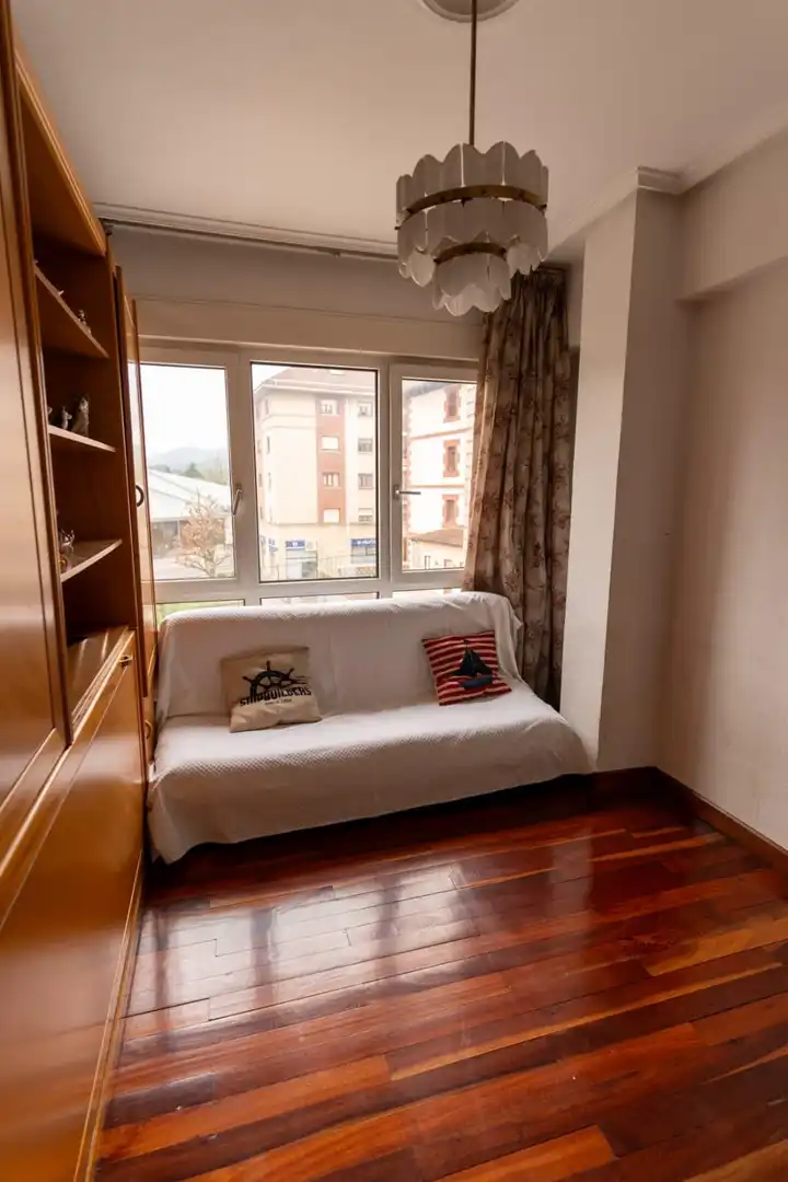 Dormitori de Pis en venda en Amurrio amb Calefacció, Parquet i Terrassa