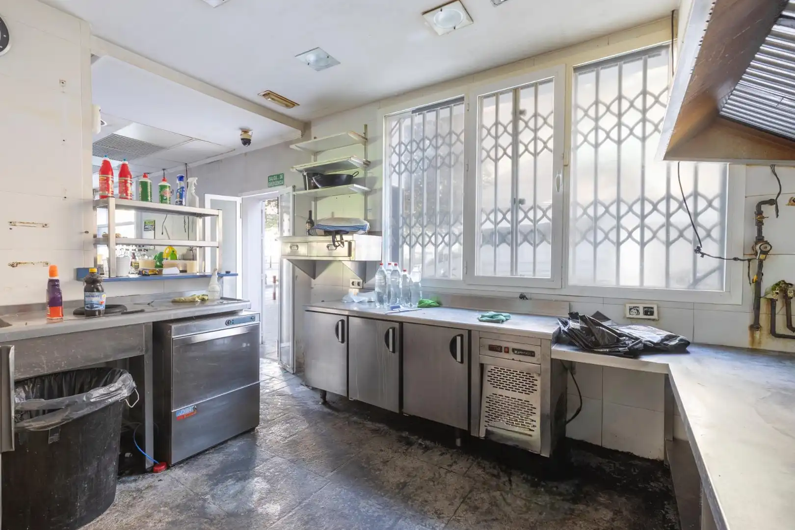 Kitchen of Commercial properties for sale in Granada  with Air Conditioner and Furnished