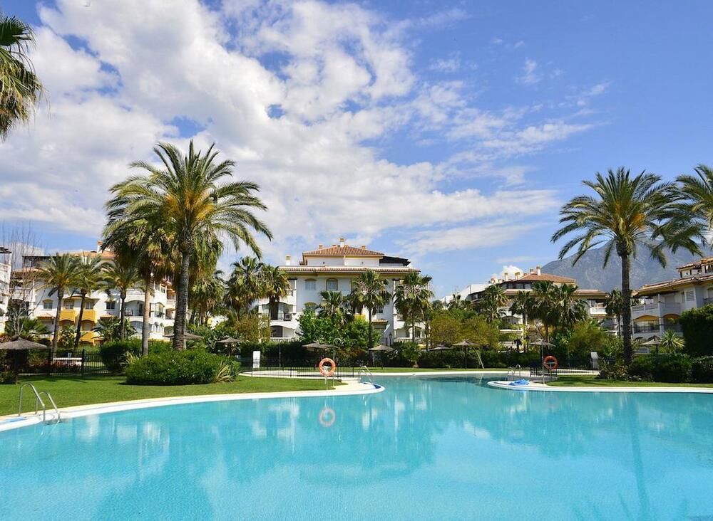 Exterior view of Apartment to rent in Marbella  with Air Conditioner, Terrace and Swimming Pool