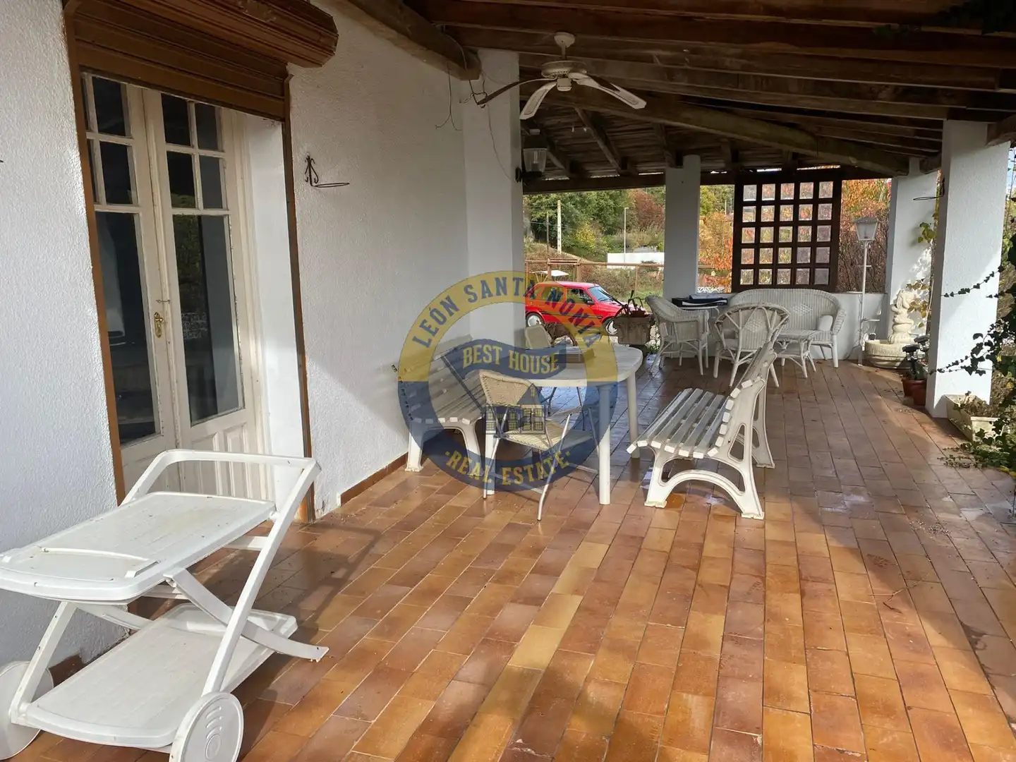 Terrassa de Casa o xalet en venda en Garrafe de Torío amb Calefacció, Jardí privat i Terrassa