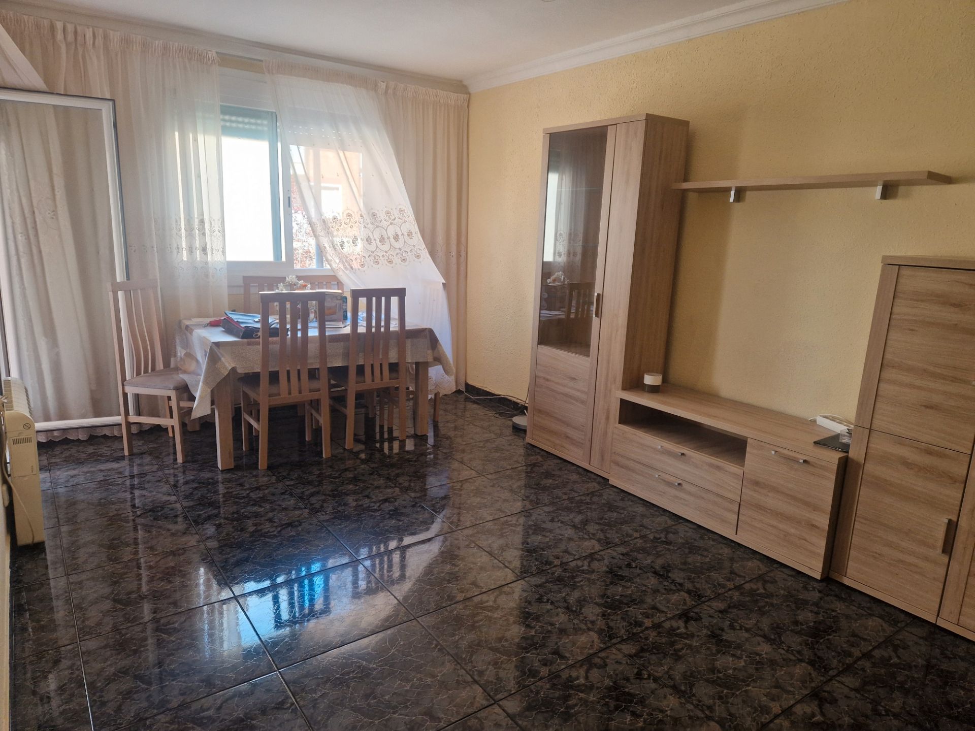 Comedor de Piso en venta en Sabadell con Amueblado, Horno y Lavadora