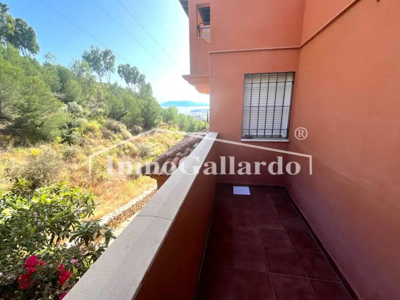 Wohnung zum Verkauf in Rincón de la Victoria mit Klimaanlage, Terrasse und Abstellraum