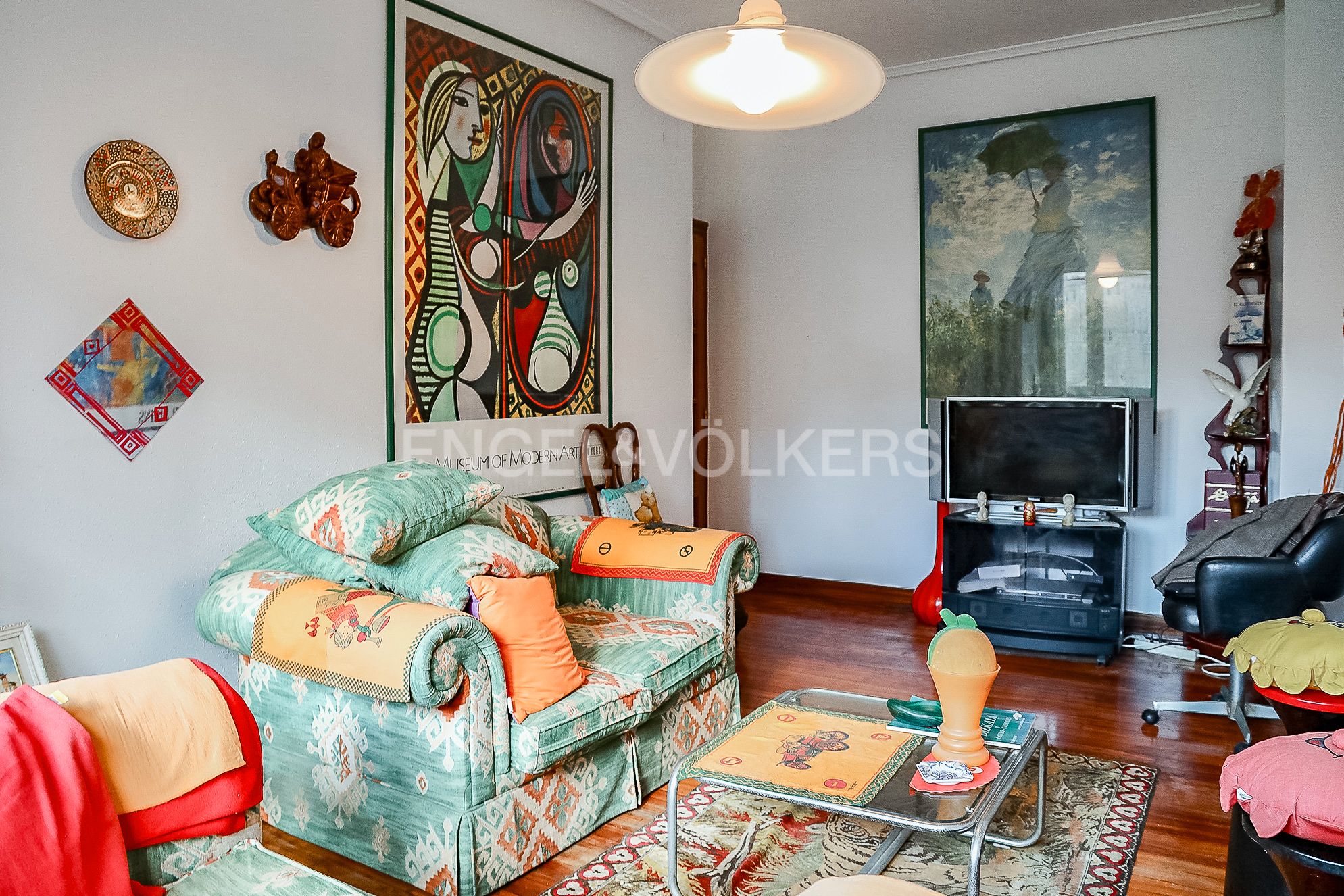 Sala d'estar de Apartament en venda en Bilbao  amb Calefacció
