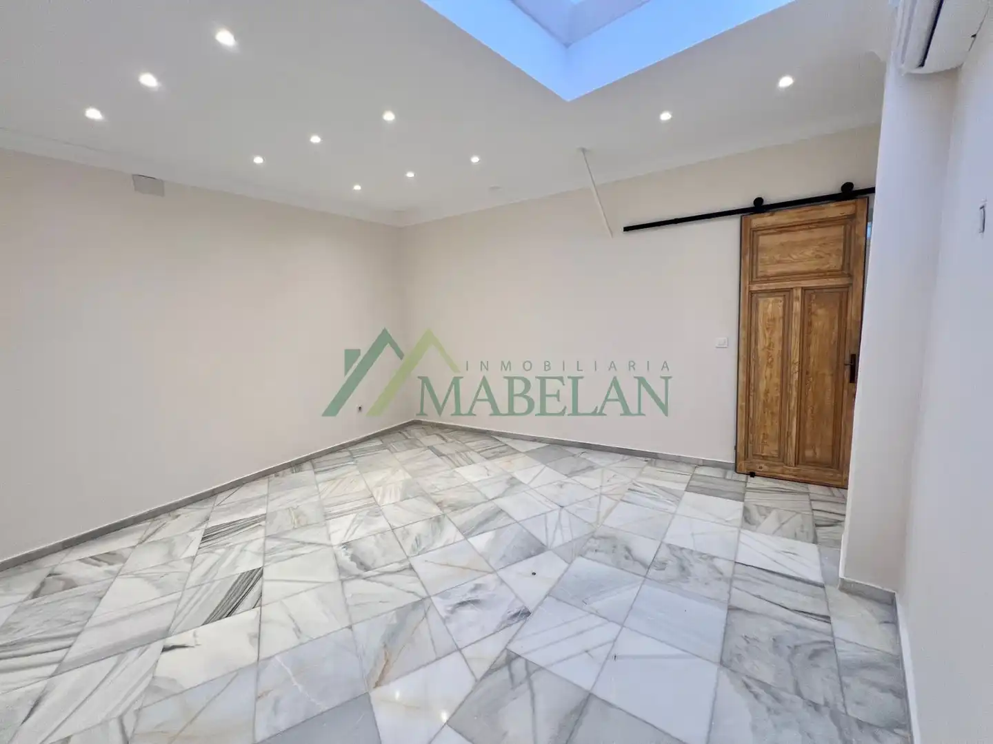 Office for rent in Jerez de la Frontera  with Heating