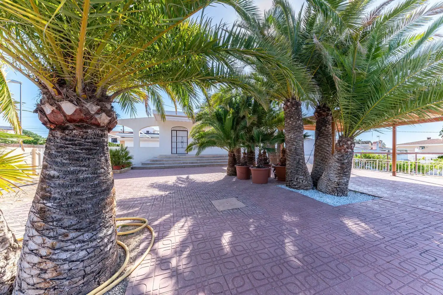 Vista exterior de Casa o chalet en venta en Villajoyosa / La Vila Joiosa con Jardín privado, Terraza y Piscina comunitaria
