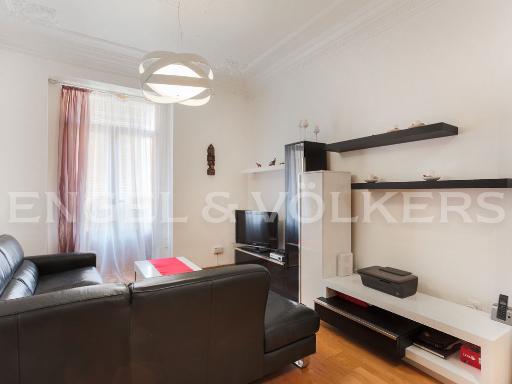 Sala d'estar de Apartament en venda en  Valencia Capital amb Aire condicionat, Calefacció i Moblat