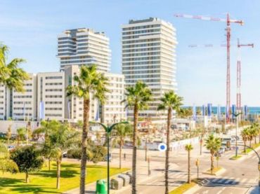 Piso con piscina en venta en Avenida de Molière 38