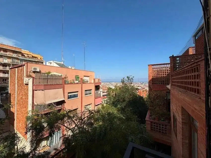 Flat with terrace for sale in Horta - Guinardó, imagen 2