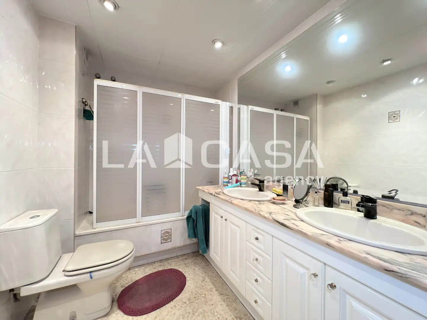 Bathroom of Flat for sale in Santa Coloma de Gramenet  with Balcony